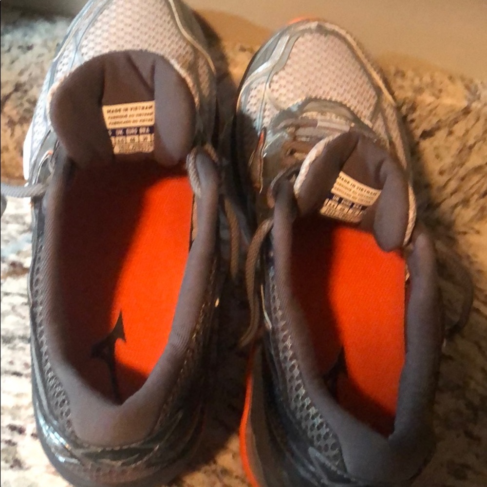 Shoes - Picture 4 of 4